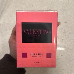 Valentino Donna Born in Roma Extradose Perfume - Pink